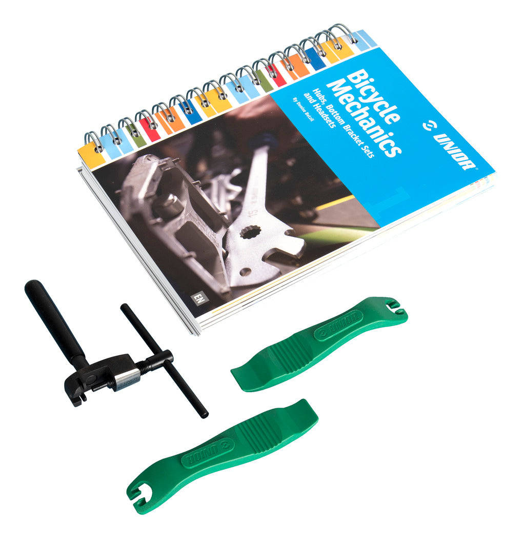 UNIOR BIKE BOOK SET EN WITH BIKE TOOLS