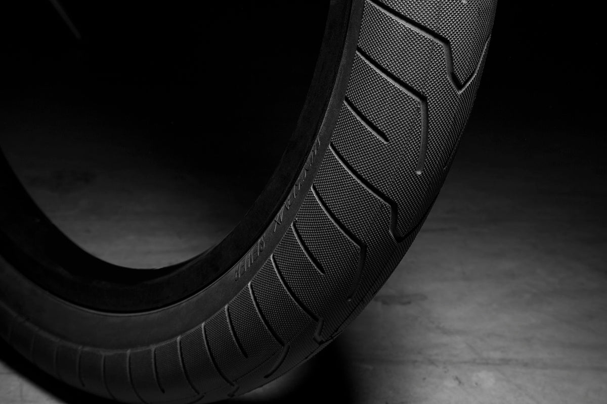 KINK SEVER TIRE 2.4" BLK