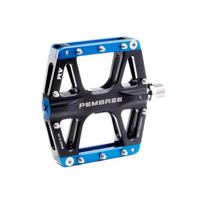 PEMBREE R1V Flat Pedal, Black Body w/ Blue Accessories, Pair