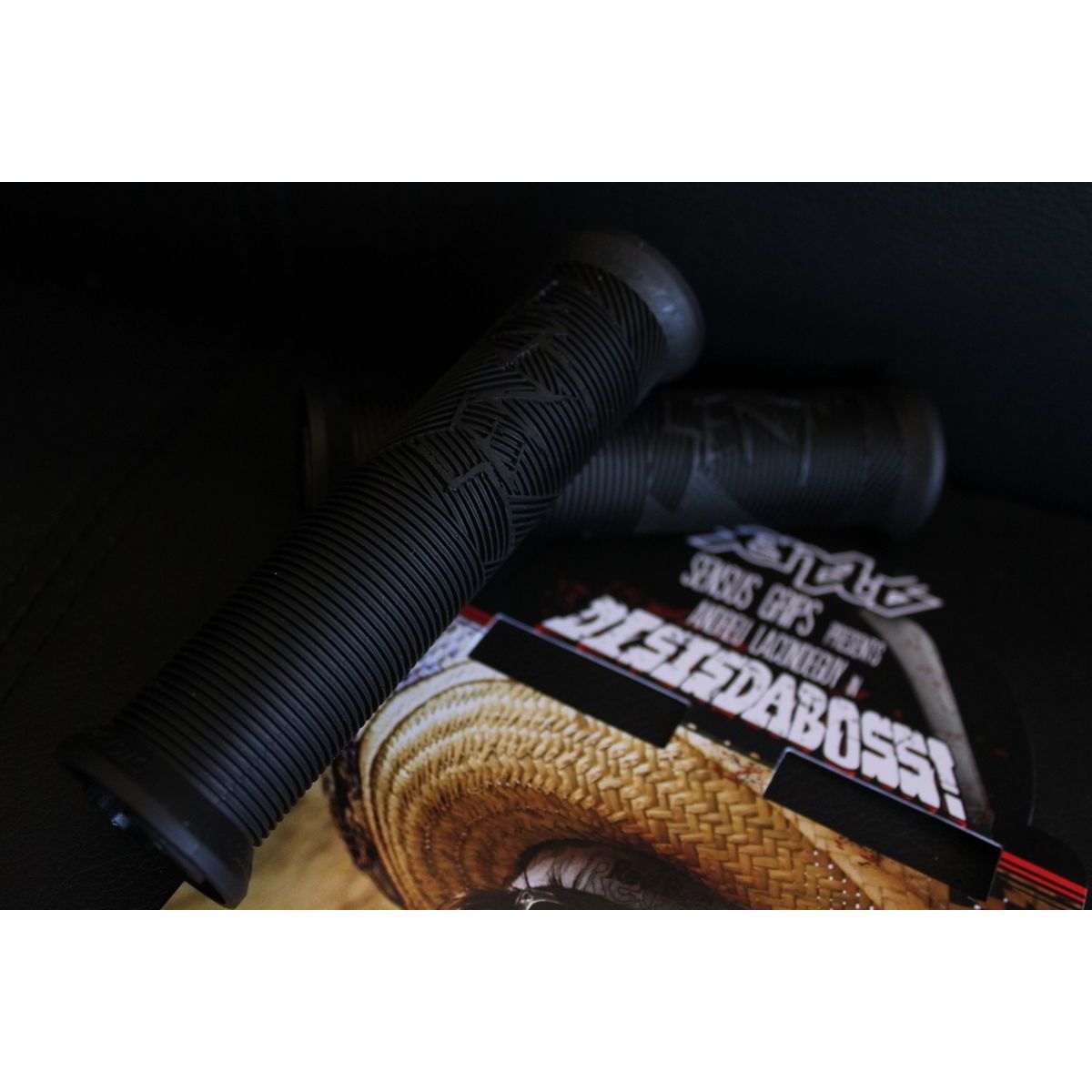 Sensus Grip Disisdaboss Lock On Black